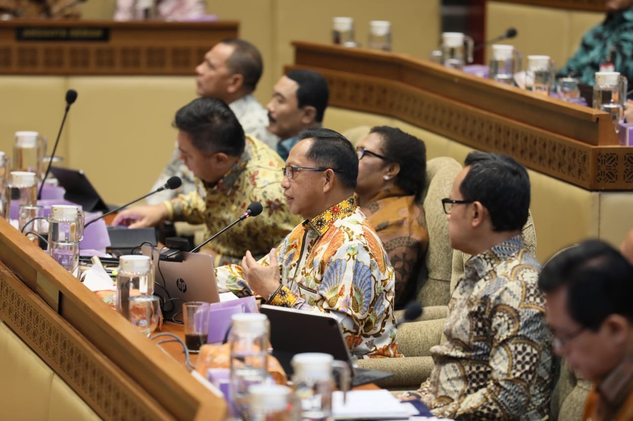 Rapat Bersama Komisi II DPR RI, Mendagri Tito Paparkan Renstra Jangka Pendek Kemendagri dan BNPP