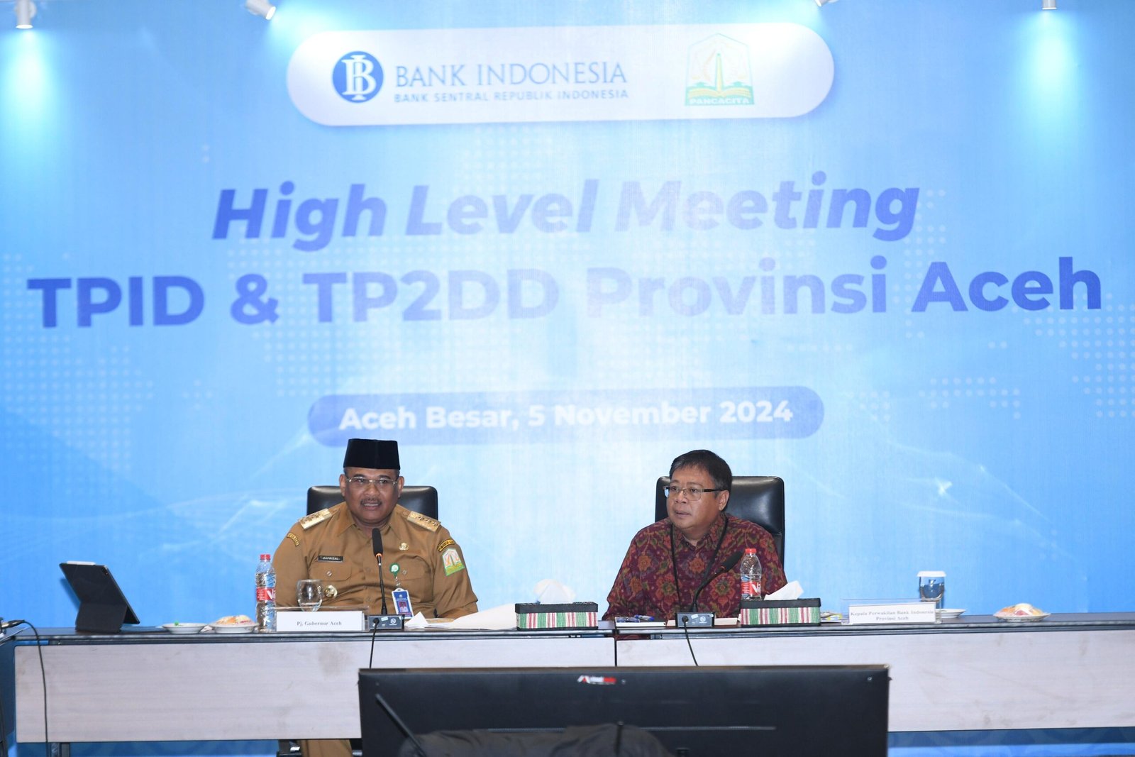 Pj Gubernur Safrizal Paparkan Strategi Pengendalian Inflasi Dalam Pertemuan TPID dan TP2DD Aceh