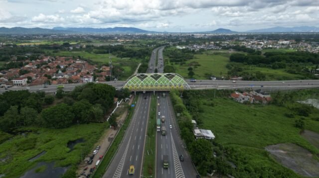 Selama Nataru Angkutan Barang Dibatasi, Pemerintah Terbitkan SKB untuk Atur Lalu Lintas