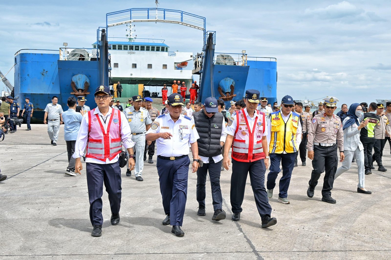 Jelang Nataru 2024/2025, Wamenhub Tinjau Sejumlah Pelabuhan di Kawasan Banten