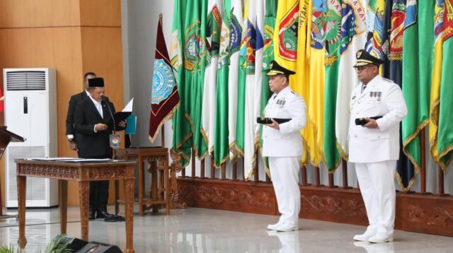 Mendagri Tito Lantik Penjabat Gubernur Banten dan Papua Barat Daya