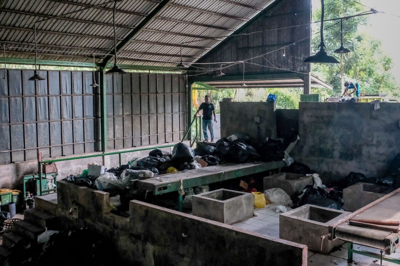 Pentingnya Pengelolaan Sampah di Kawasan Monkey Forest untuk Pariwisata Berkelanjutan