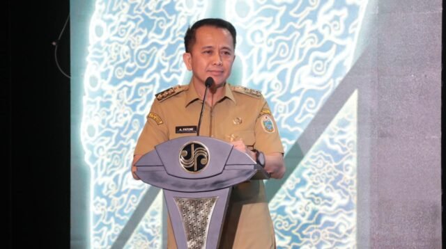 Dirjen Bina Keuda Kemendagri Agus Fatoni Terima Penghargaan sebagai Pembina Samsat Nasional