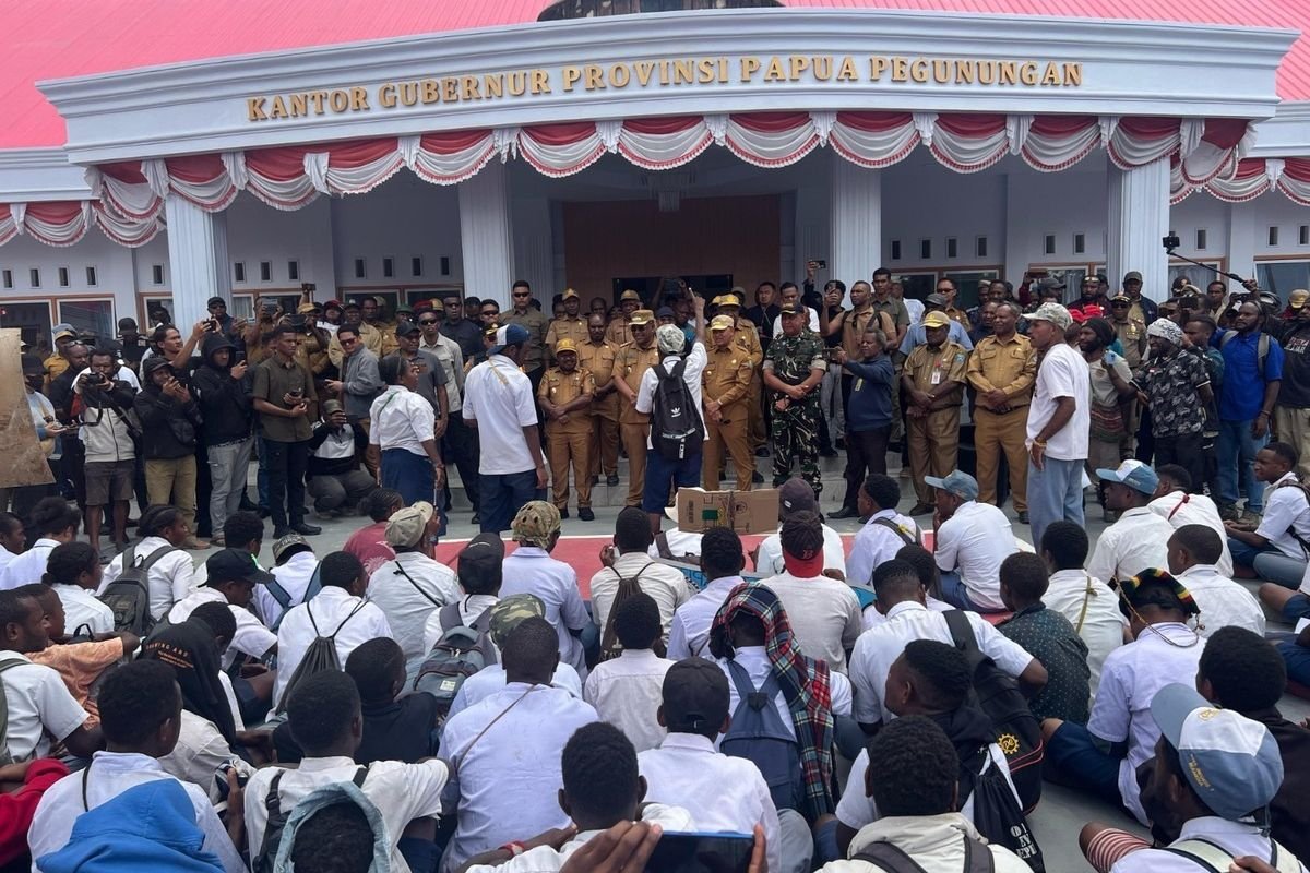 Massa Pelajar di Tanah Papua Demo Tolak MBG, Minta Diganti Dengan Pendidikan Gratis