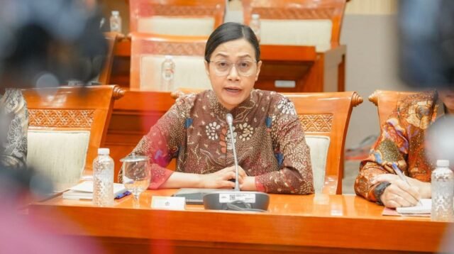 Efisiensi Anggaran, Sri Mulyani Tegaskan Tak Ada PHK Tenaga Honorer di Seluruh Kementerian/Lembaga