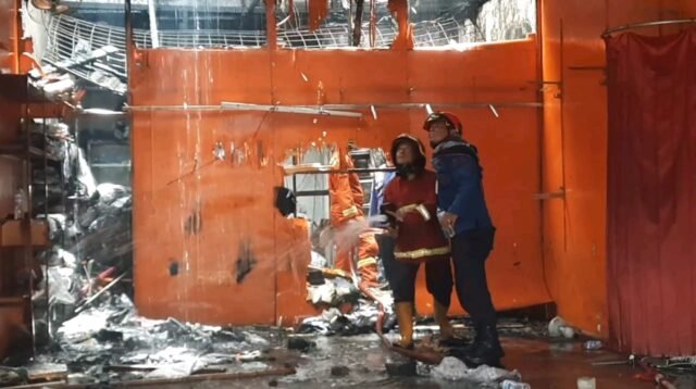 Diduga Akibat Kebocoran Gas, 8 Bangunan di Cibodas Kota Tangerang Terbakar