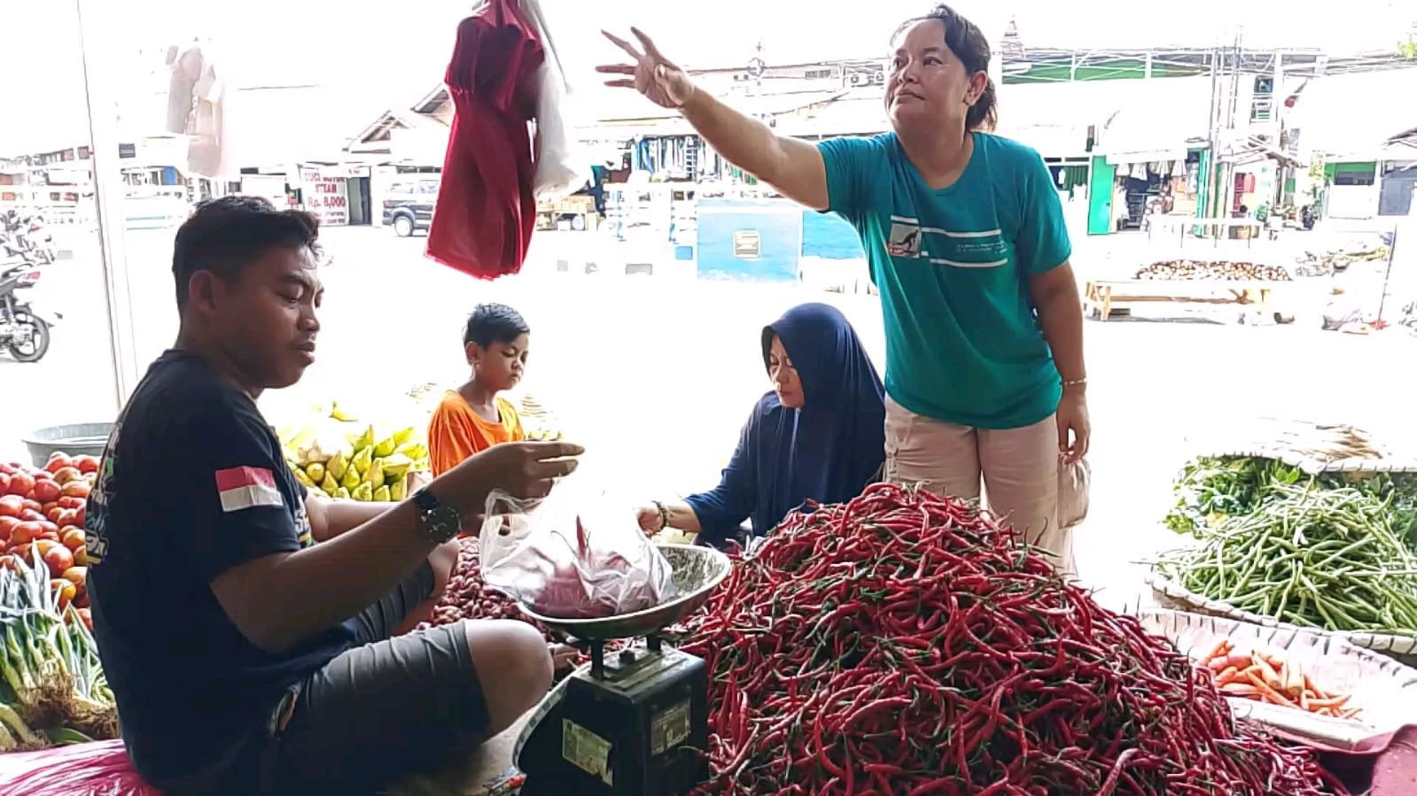 Harga Cabai Makin Pedas di Tangerang, Tembus Rp100 Ribu Per Kilogram