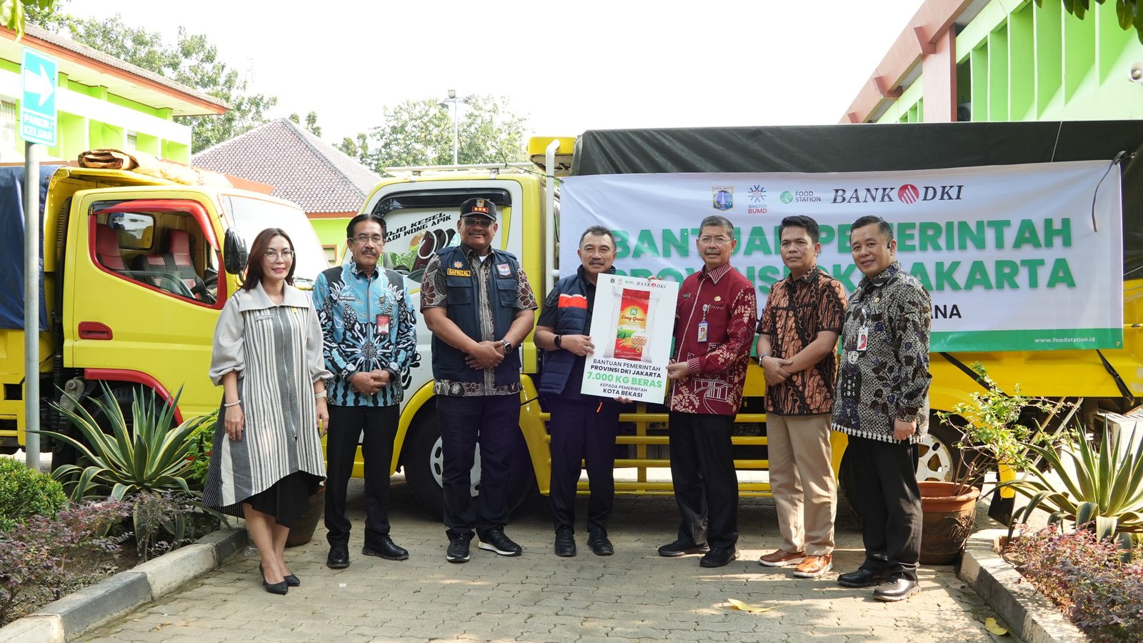 Dirjen Bina Adwil Safrizal ZA Apresiasi Gerak Cepat Pemprov Jakarta Salurkan Bantuan Bencana Banjir di Bekasi