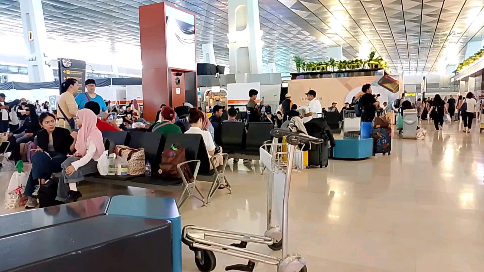 Arus Balik Lebaran 2025, Bandara Soekarno-Hatta Dipadati Penumpang