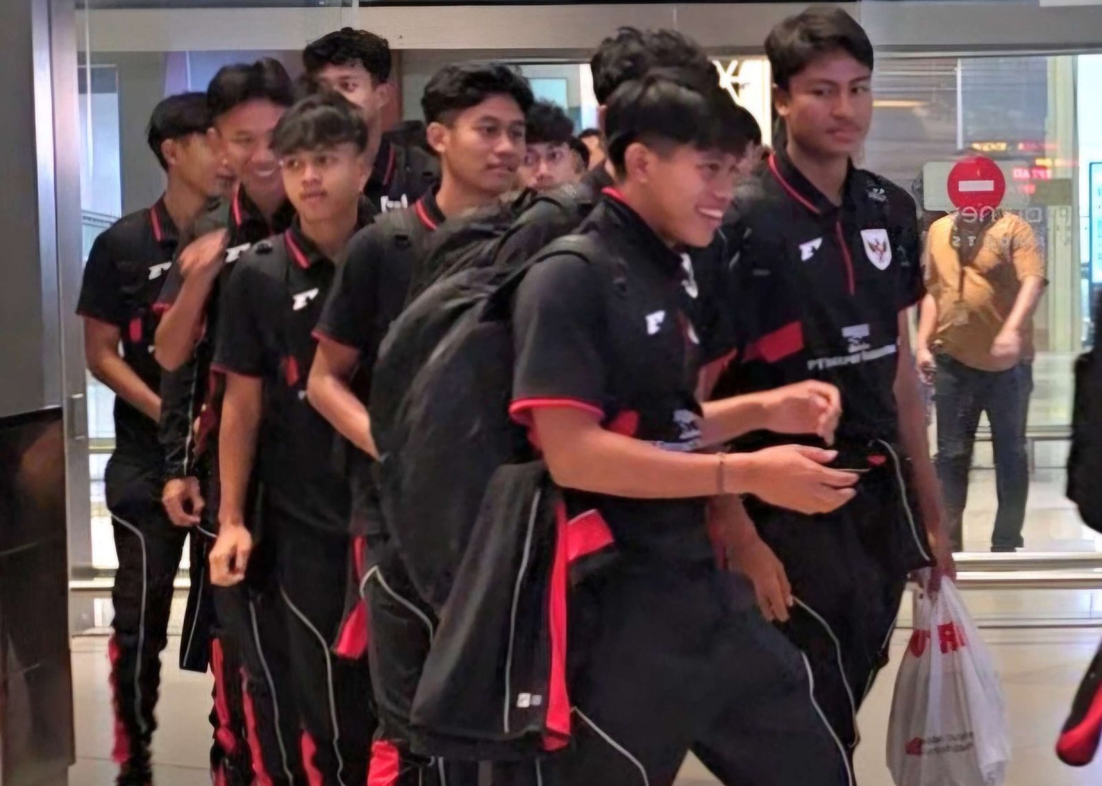 Timnas U-17 Tiba di Bandara Soetta, Pulang Bawa Tiket Piala Dunia