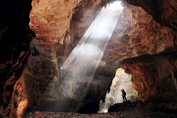 Menantang Adrenalin, Ini 6 Destinasi Wisata Ekstrem di Indonesia