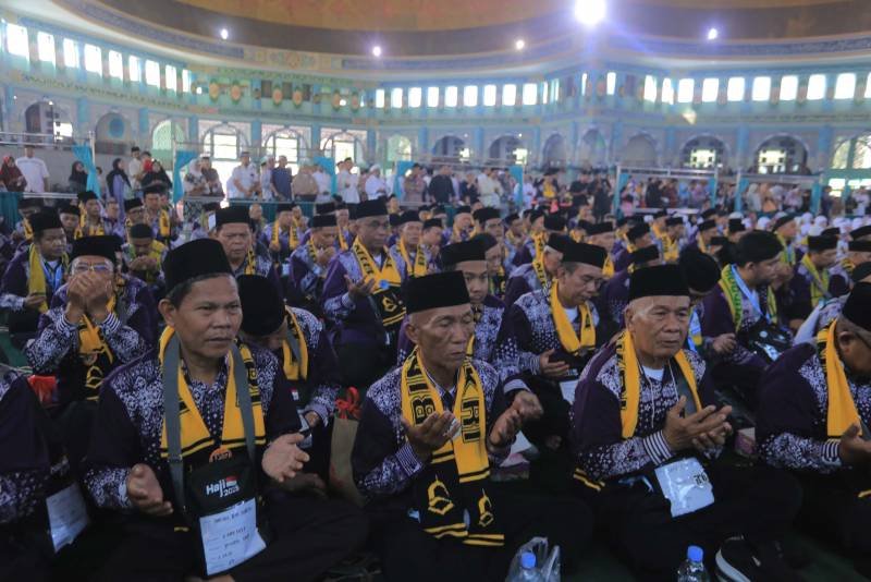 Lepas 393 Calon Jemaah Haji Kota Tangerang, Ini Pesan Wagub Banten!