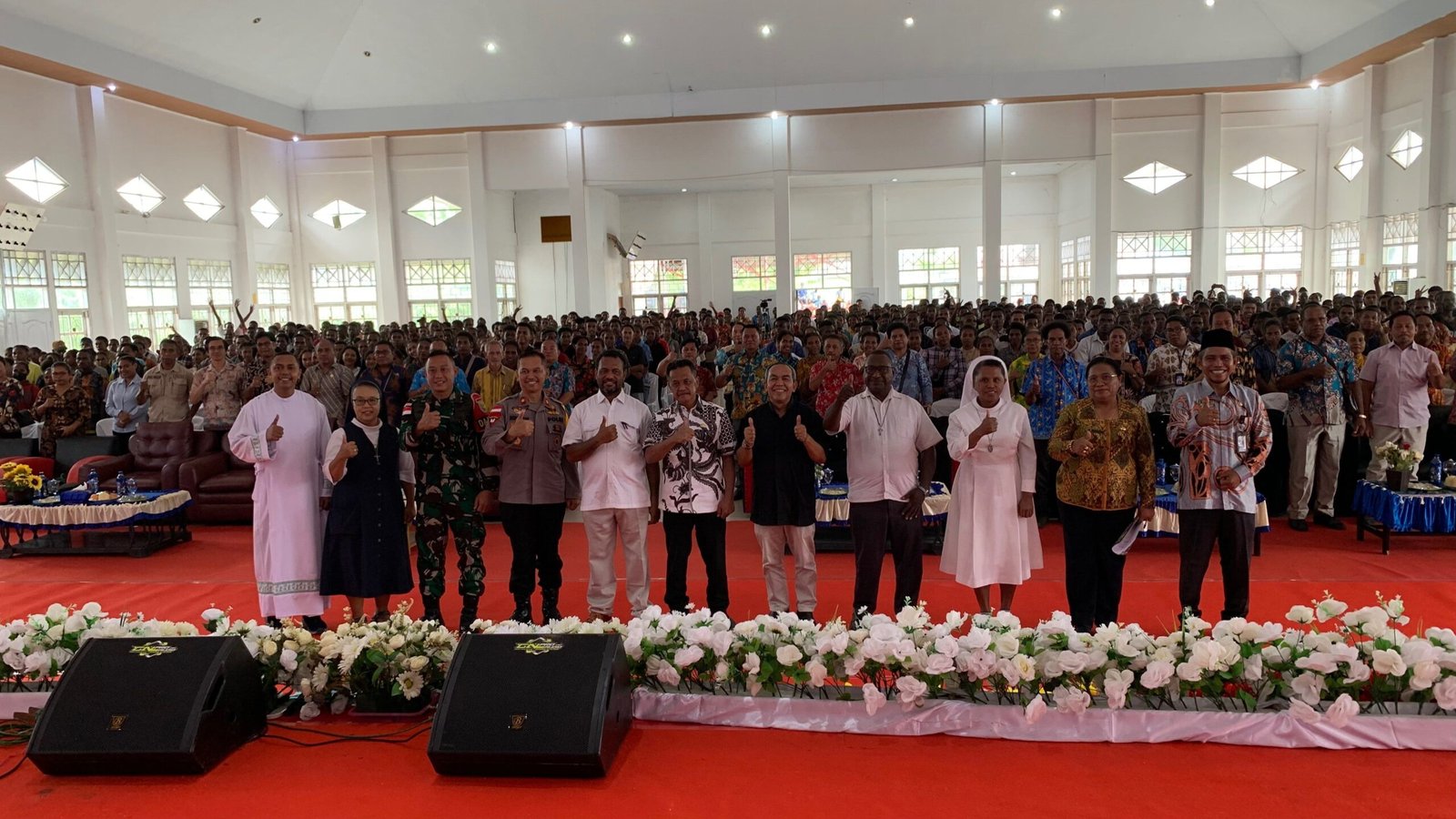 Lepas Mahasisawa Program 1000 Sarjana, Bupati Mappi: Kembali Bawa Ijazah dan Jadi Orang yang Bermartabat
