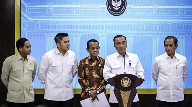 Pemerintah Secara Resmi Cabut Izin 4 Perusahaan Tambang di Raja Ampat