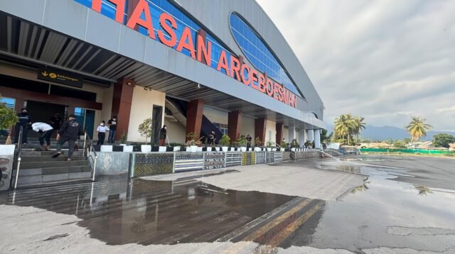 Erupsi Gunung Lewotobi, Operasional Tiga Bandara di Flores Ditutup