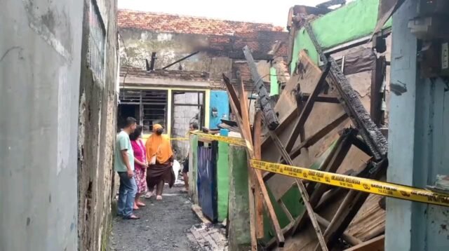 Kebakaran Hebat di Tebet, 1 Wanita Meninggal Dunia