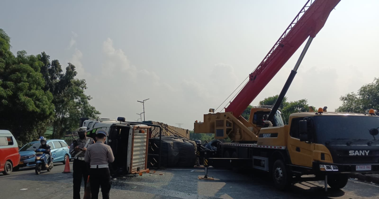 Penyebab Macet di Balaraja Timur Ternyata Ada Truk Terguling