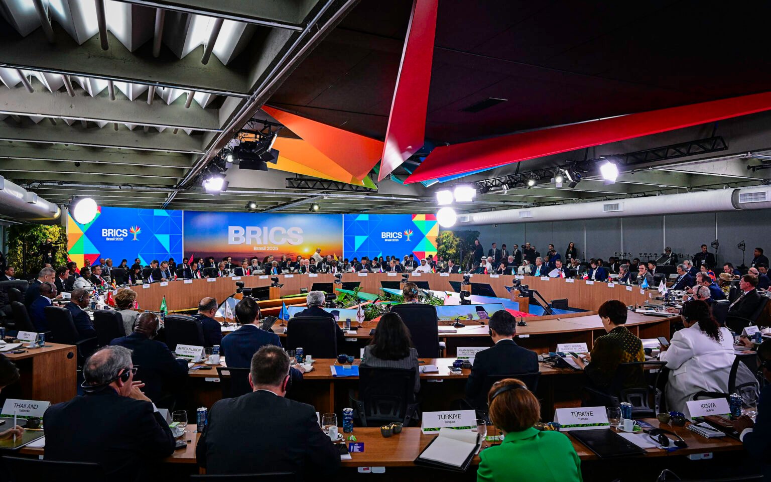Empat Pilar Kesepakatan BRICS: Indonesia Dorong Perdagangan, Perdamaian, dan Reformasi Tata Dunia