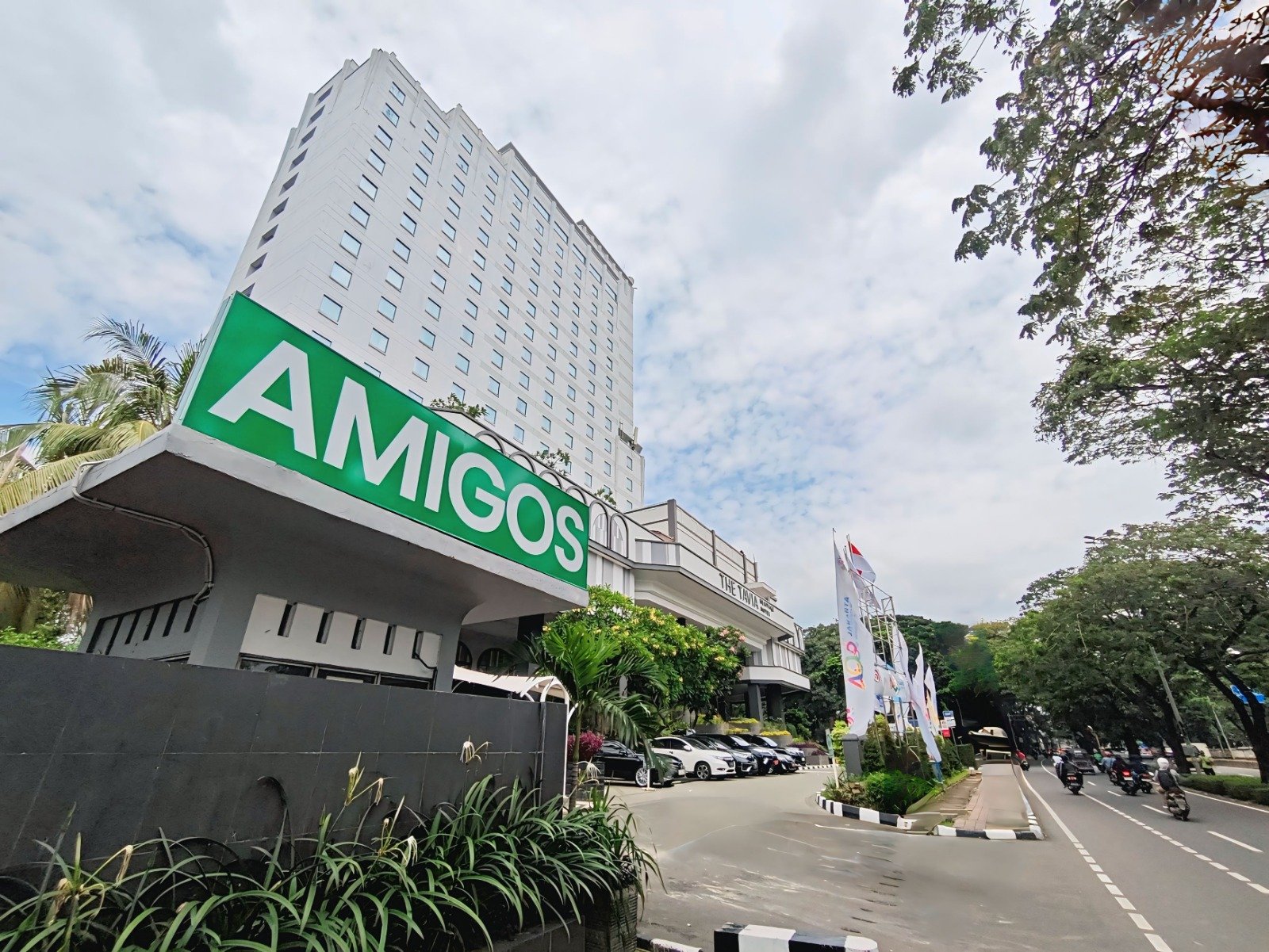Staycation Makin Seru! Cabang Baru Amigos Resmi Hadir di Tavia Heritage Hotel Jakarta