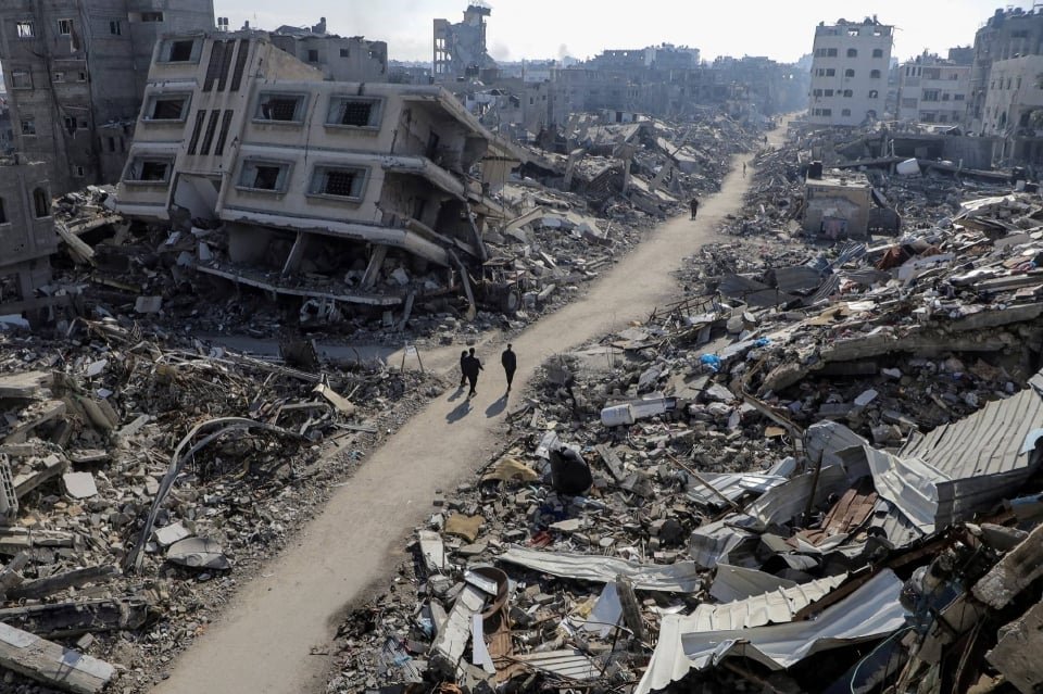 Serangan Udara Israel Tewaskan Satu Keluarga Gaza yang Tidur dalam Kelaparan