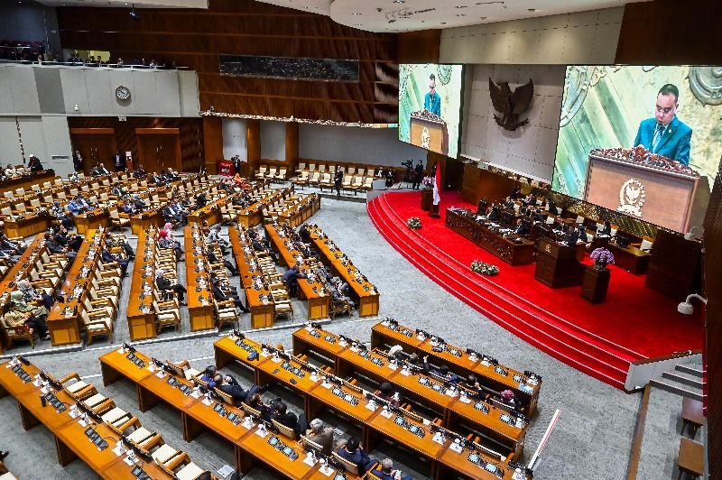 Tunjangan DPR Naik hingga Rp120 Juta, Rakyat Tercekik Pajak PBB yang Melonjak Ribuan Persen