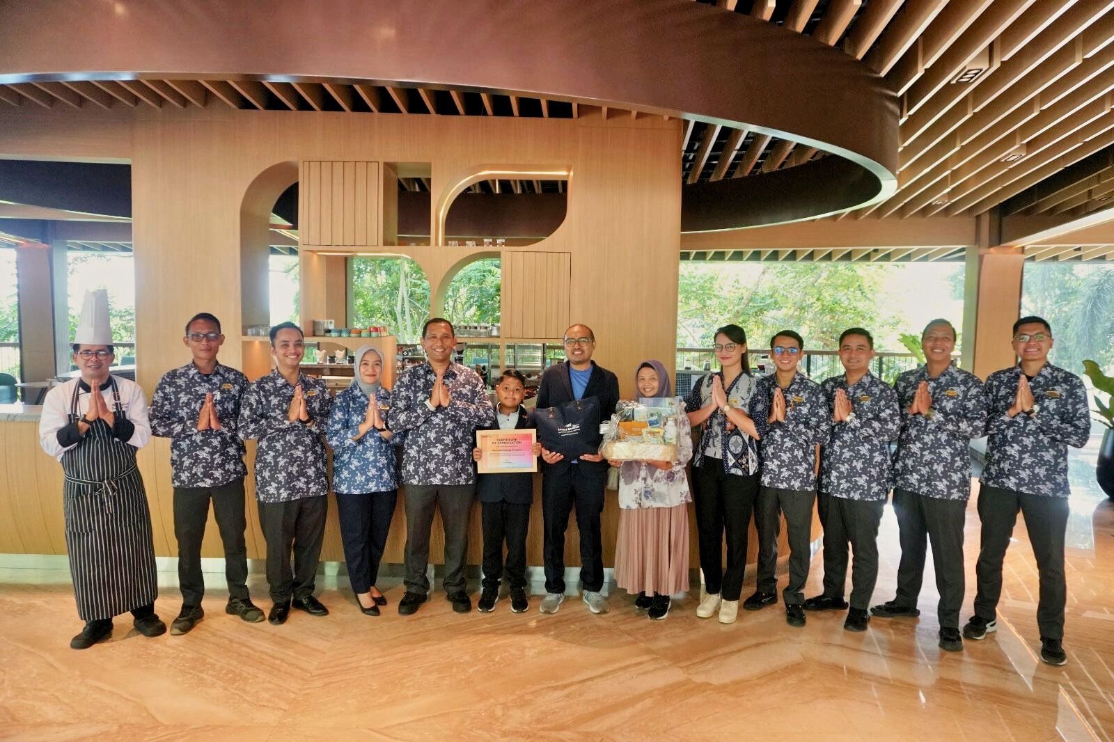 Rayakan Hari Anak Nasional 2025, Hotel Santika Premiere Hills Resort Cibadak Ajak Anak Jadi GM Sehari