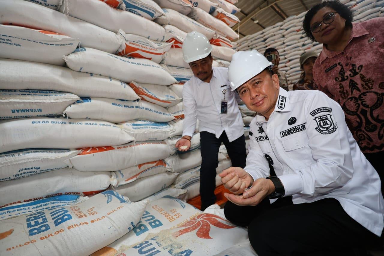 Stok Beras di Papua Aman 4 Bulan ke Depan, Pj Gubernur Agus Fatoni Pastikan Distribusi Lancar