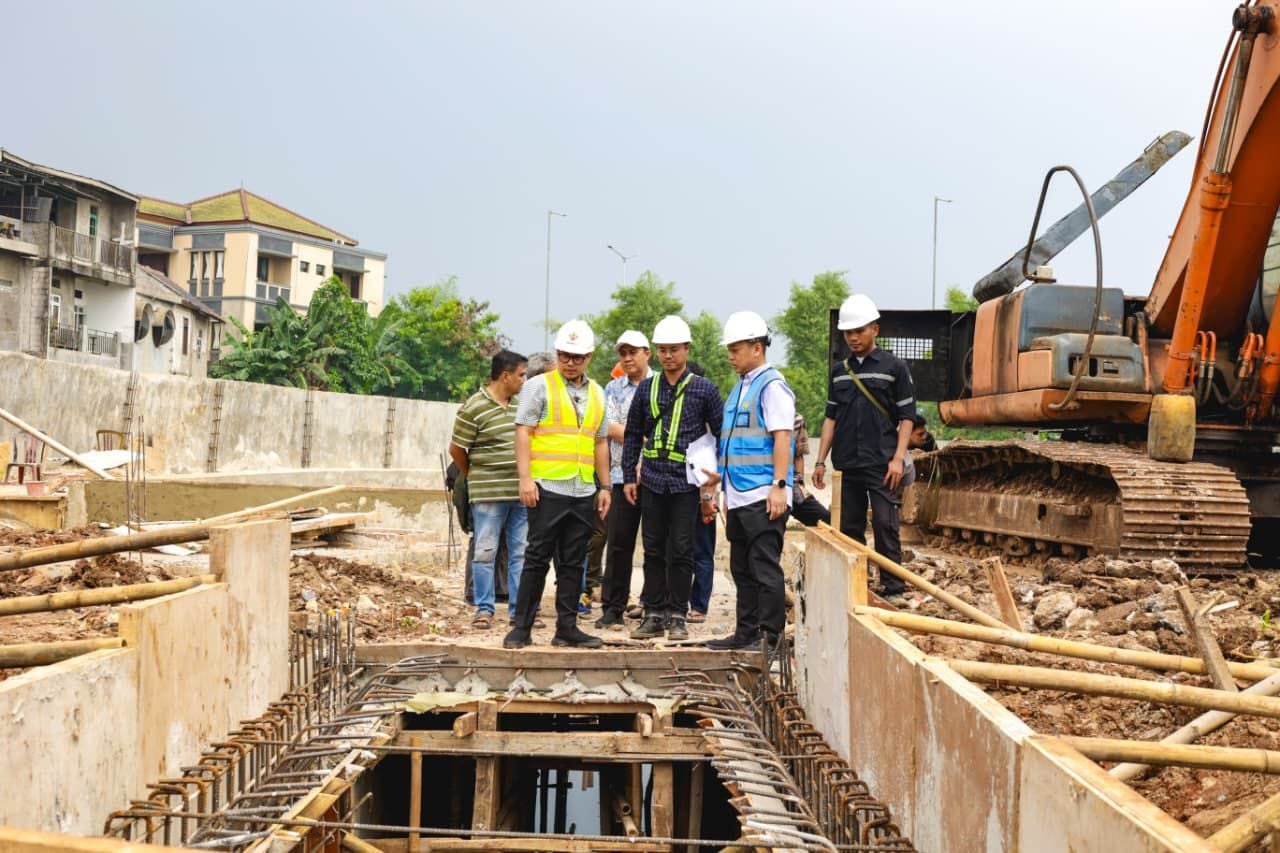 Pemkot Tangsel membangun tandon air berkapasitas 6.000 m³ dan long storage 300 meter di Puri Bintaro Indah untuk mengatasi banjir serta meningkatkan sistem drainase kota.