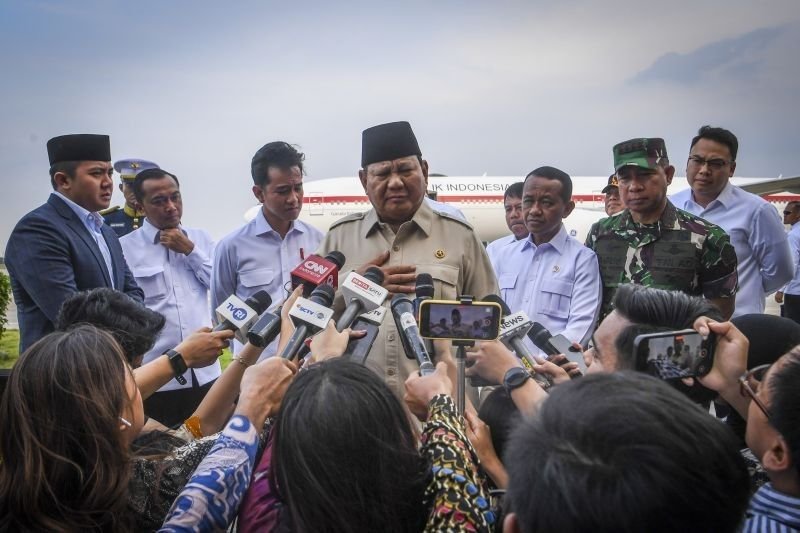 Pulang dari Luar Negeri, Prabowo Langsung Panggil Kepala BGN Bahas Keracunan MBG