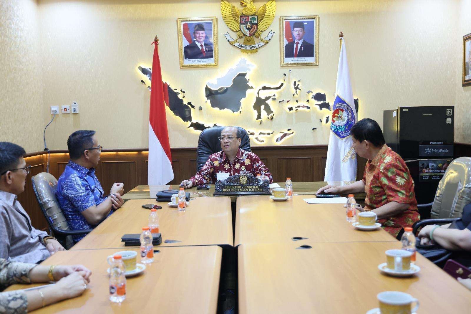Ditjen Bina Keuda Kemendagri Gelar Rapat Evaluasi Ranperda Perubahan APBD 2025 Secara Daring