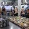 Badan Gizi Nasional (BGN) menurunkan jumlah porsi di setiap dapur Satuan Pelayanan Pemenuhan Gizi (SPPG) sebagai bagian dari evaluasi program Makan Bergizi Gratis (MBG) untuk menekan kasus keracunan makanan dan meningkatkan keamanan pangan.