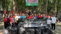 Hotel Santika Kelapa Gading Gelar Aksi Bersih Hutan Kota Bekasi Lewat Program Santika Sahabat Bumi