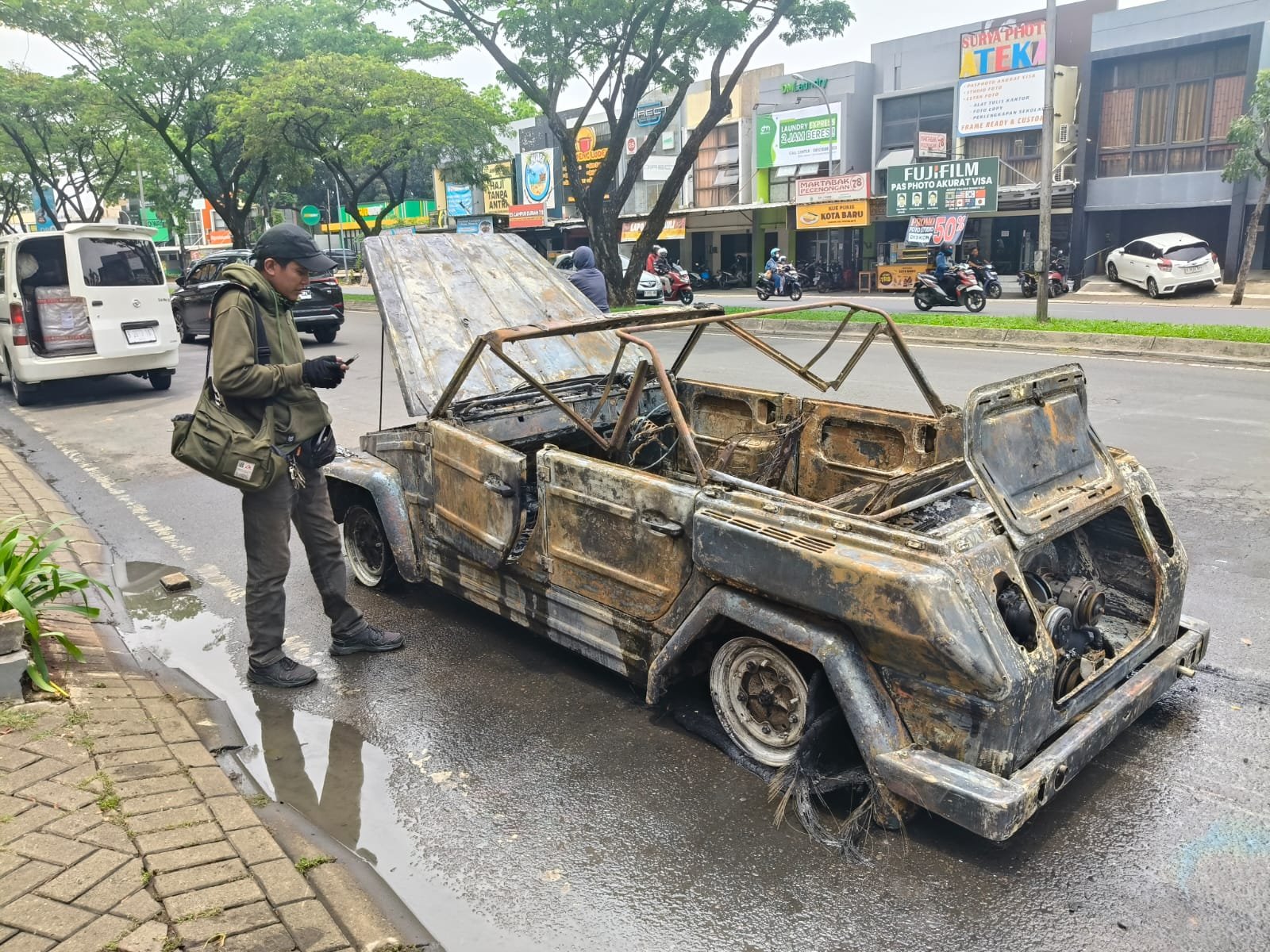 Mobil Pengantin Terbakar di Serpong Utara, Diduga Akibat Korsleting Listrik
