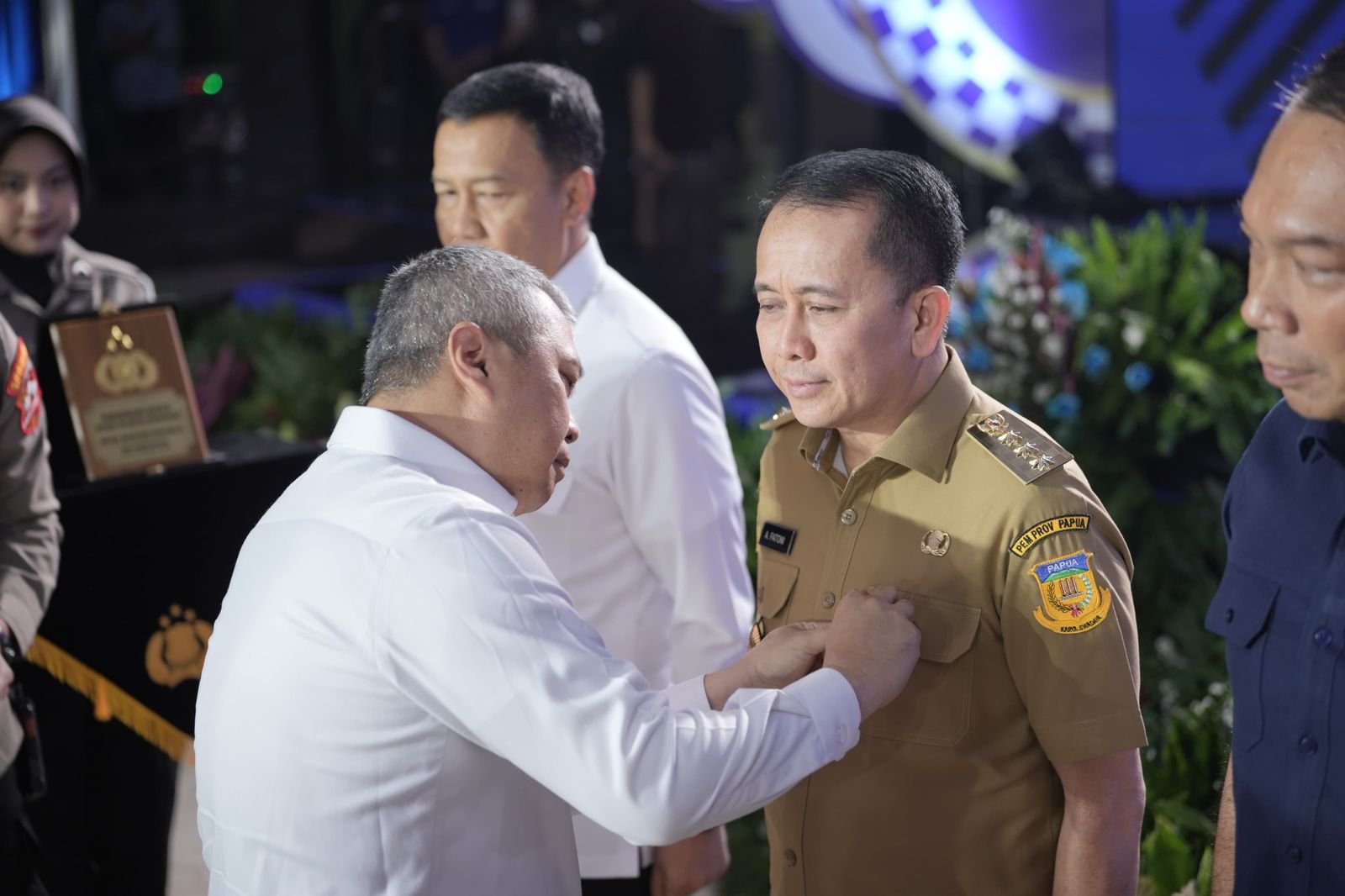 Dirjen Bina Keuda Agus Fatoni untuk Kedua Kalinya Raih Pin Emas dari Kapolri