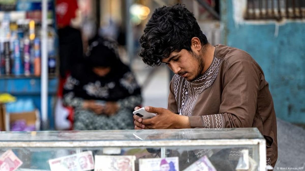 Internet Kembali Diperketat: Taliban Batasi Akses Facebook, Instagram, dan Snapchat di Afganistan