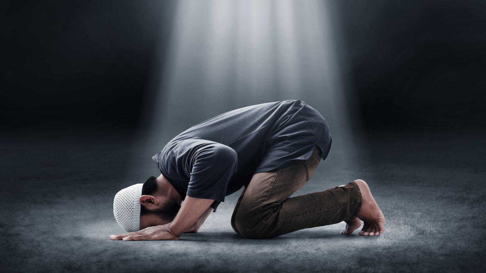Makna Shalat Menurut Imam Al-Ghazali: Dari Rutinitas Ibadah Menuju Kedekatan Spiritual
