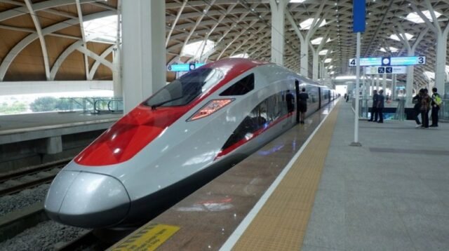 Pemerintah China Buka Suara Soal Utang Kereta Cepat Whoosh, Begini Penjelasannya