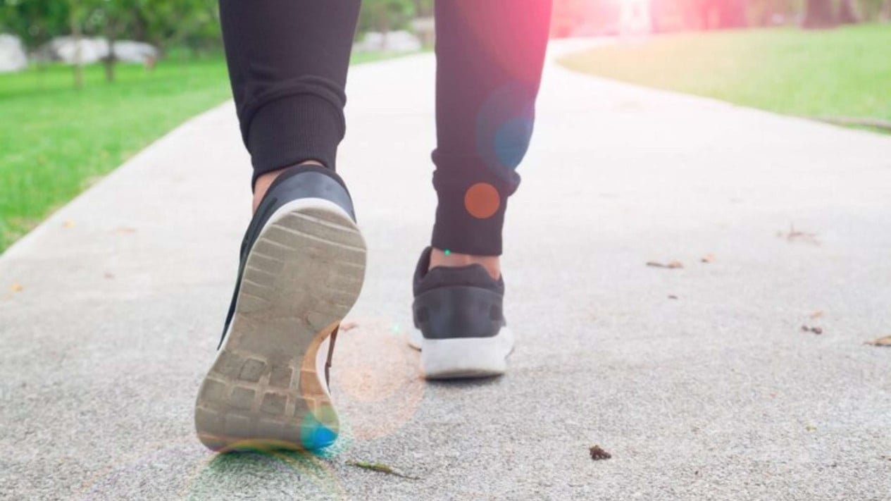 Jalan Kaki Bisa Bikin Langsing! Ini 8 Cara Efektif Turunkan Berat Badan Tanpa Harus ke Gym