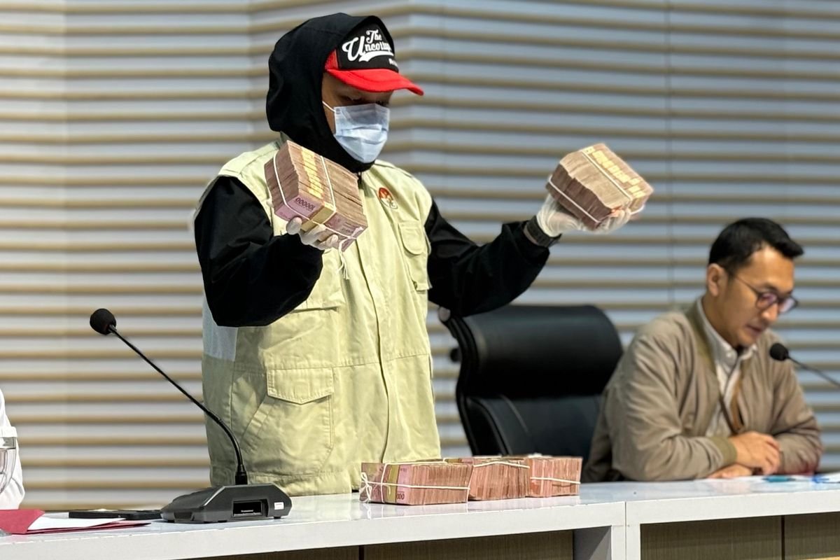 KPK Sita Rp500 Juta dari Bupati Ponorogo Sugiri Sancoko dalam OTT Dugaan Suap Jabatan dan Proyek