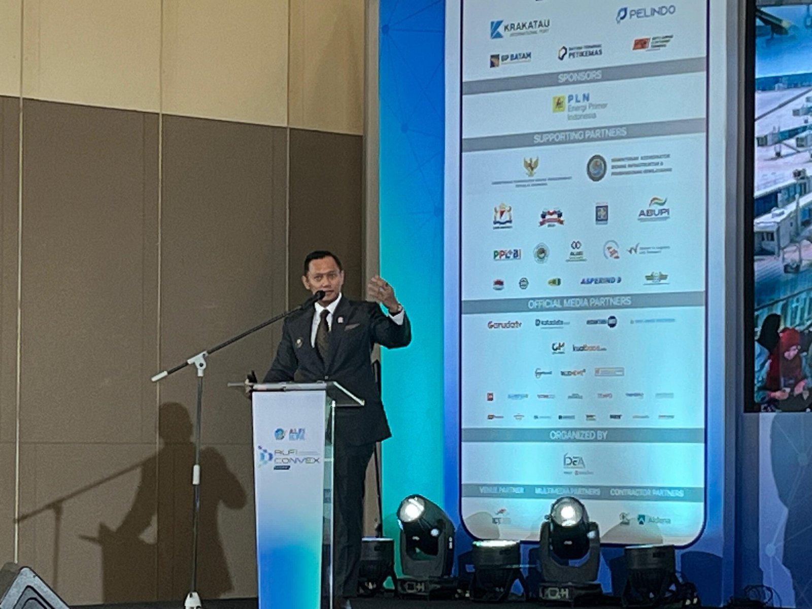 AHY Ungkap Angkutan Logistik Kereta Api Lebih Efisien dan Ramah Lingkungan Dibanding Truk