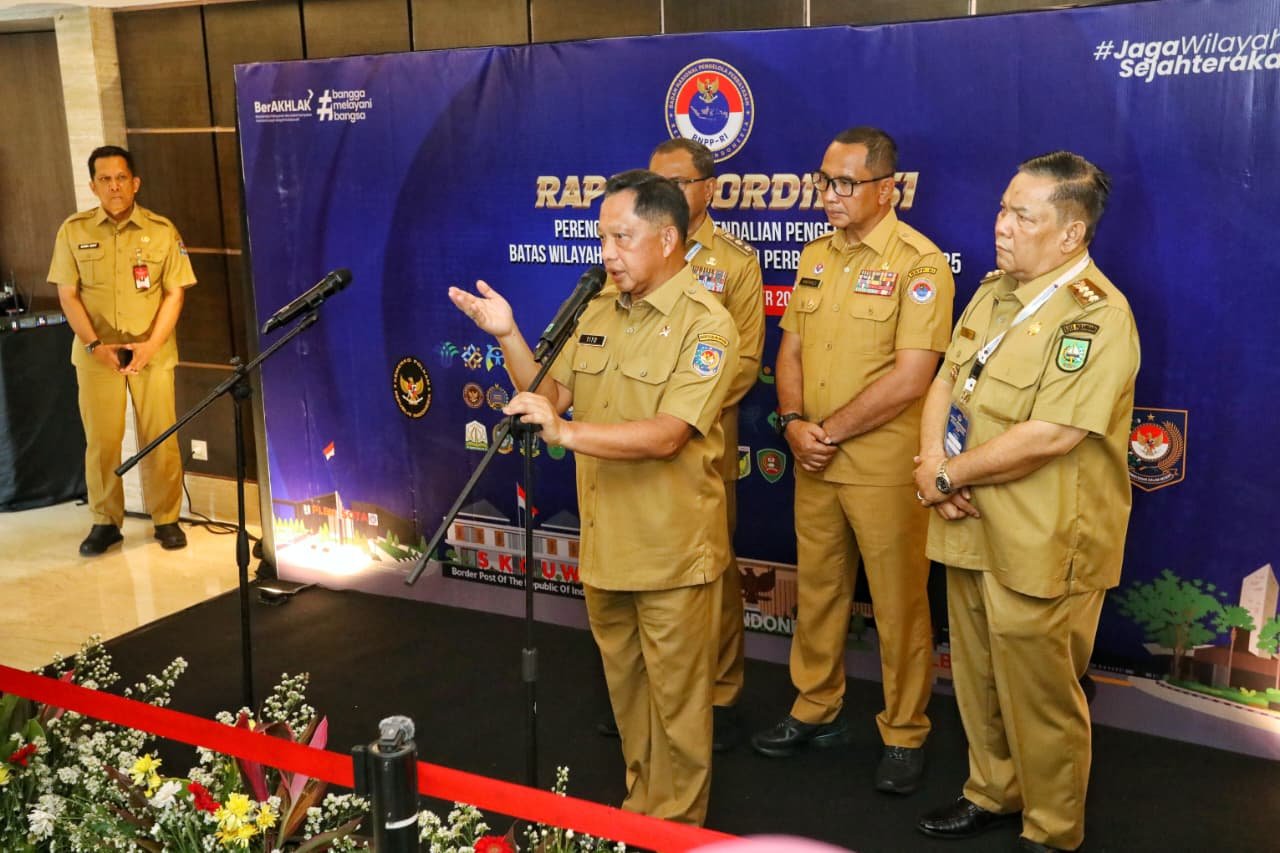 Tito Karnavian Minta Kepala Daerah Siaga Hadapi Ancaman Banjir dan Longsor