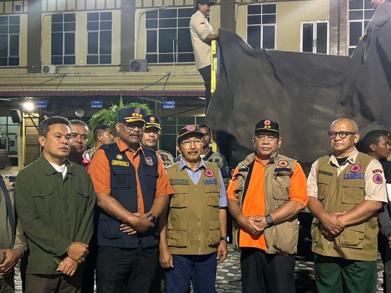 Tiba di Banda Aceh, Dirjen Bina Adwil Safrizal ZA Pastikan Distribusi Bantuan Banjir Cepat Sampai