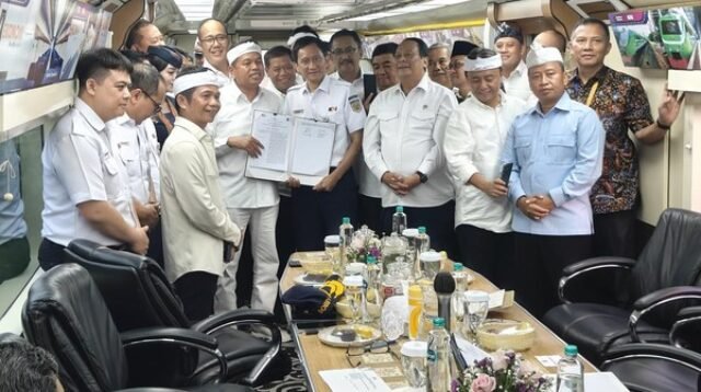 Gubernur Jabar Gandeng PT KAI Hadirkan Kereta Kilat Pajajaran: Jakarta-Bandung Hanya 1,5 Jam