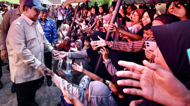 Presiden Prabowo Tinjau Padang Pariaman, Pastikan Bantuan Bencana Tersalur Tepat Waktu