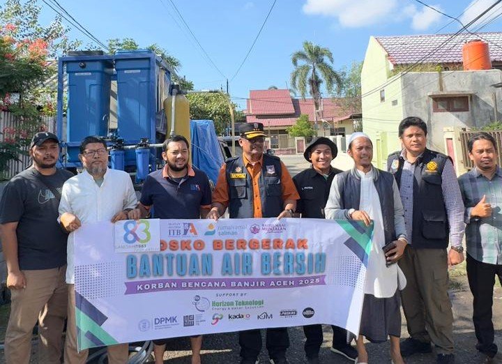 Dirjen Bina Adwil Pastikan Pasokan Air Bersih Tersalur ke Titik Pengungsian di Aceh