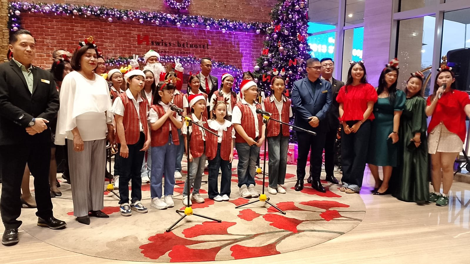 Swiss-Belhotel & Zest Hotel Airport Sambut Natal 2025 dengan Dekorasi Meriah dan Promo Spesial Akhir Tahun