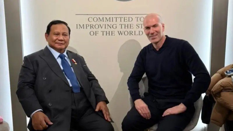 Bertemu Zinedine Zidane di Davos, Presiden Prabowo Minta Saran Majukan Sepak Bola Indonesia