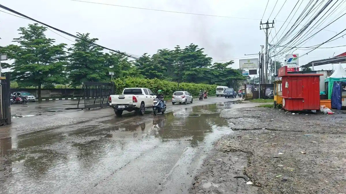 Jalan Berlubang di Pasar Kemis Tangerang Telan 4 Korban Jiwa