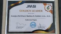 WhatsApp Image 2026-02-11 at 08.07.41 Gubernur Papua Matius Fakhiri Raih Golden Leader Award di HUT ke-6 JMSI