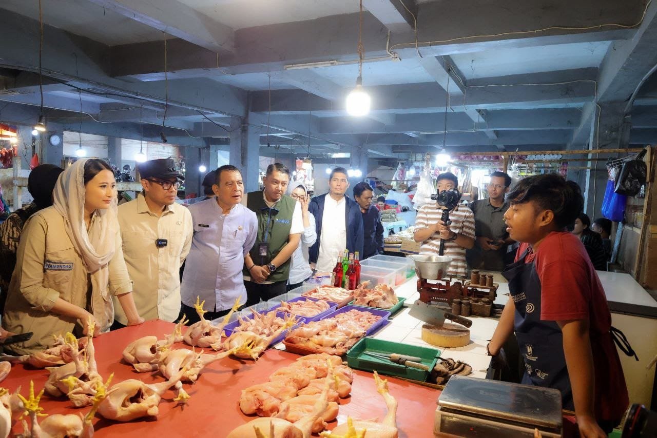 Pilar Saga Dampingi Wamendag RI Tinjau Pasar Ciputat, Pastikan Stok Sembako Aman Jelang Lebaran